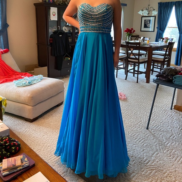 ☀️SOLD☀️Sherri Hill PROM dress blue beaded bodice - Picture 4 of 8